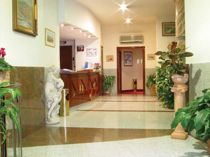 Genio Hotel 4*